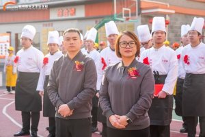 �����¶������ѧУ����У�����ѧ�ӱ�ҵ�ϸڻ��ͻ�Բ������