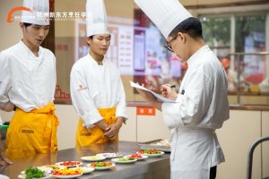 ʵ�ؿ�������£����������ҳ�ע�⣬��У�ܿӿ������͹��ˡ�